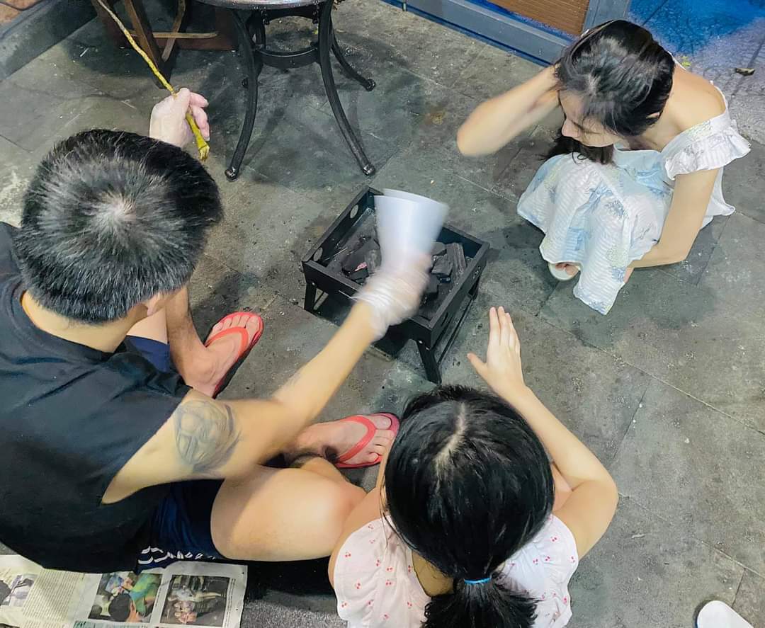 Thủy Tiên - Công Vinh vô cùng nghiêm khắc trong khoản dạy dỗ con