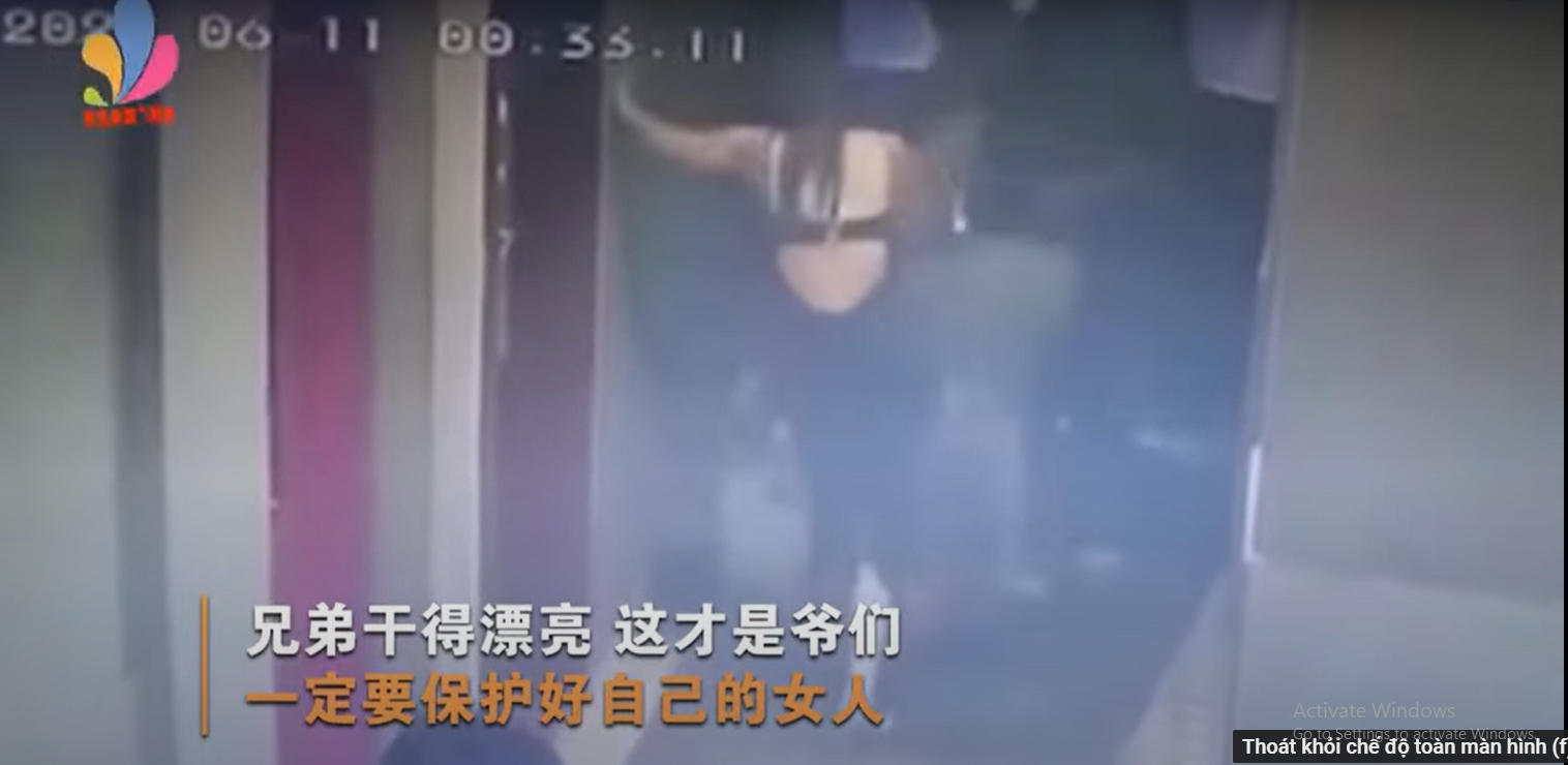 Tên biến thái ê chề hứng cái kết đắng hơn bồ hòn Tên biến thái ê chề hứng cái kết đắng hơn bồ hòn