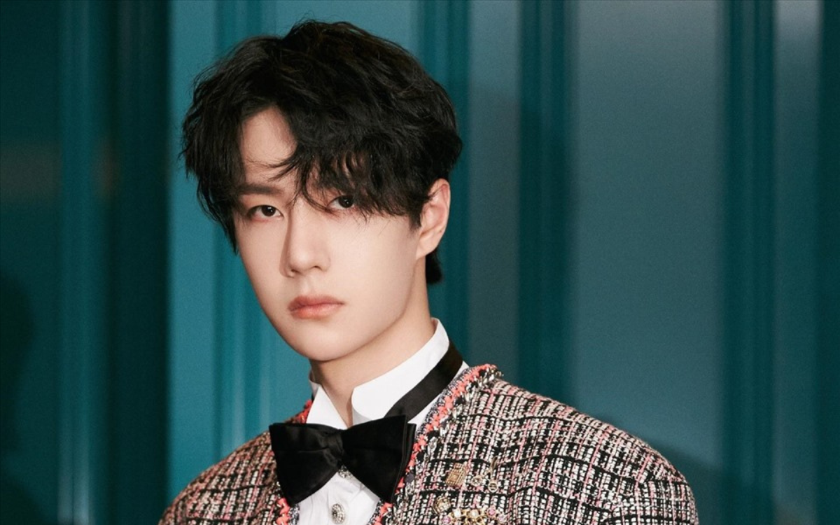 Người trong giới tiết lộ Vương Nhất Bác đã từ chối đóng nam chính trong phim Trường Lăng. Điều này đồng nghĩa nam diễn viên sẽ bỏ lỡ cơ hội. Dù các diễn viên liên quan chưa lên tiếng trước những thông tin trên, nhưng khán giả khắp nơi đã bàn luận xôn xao. 