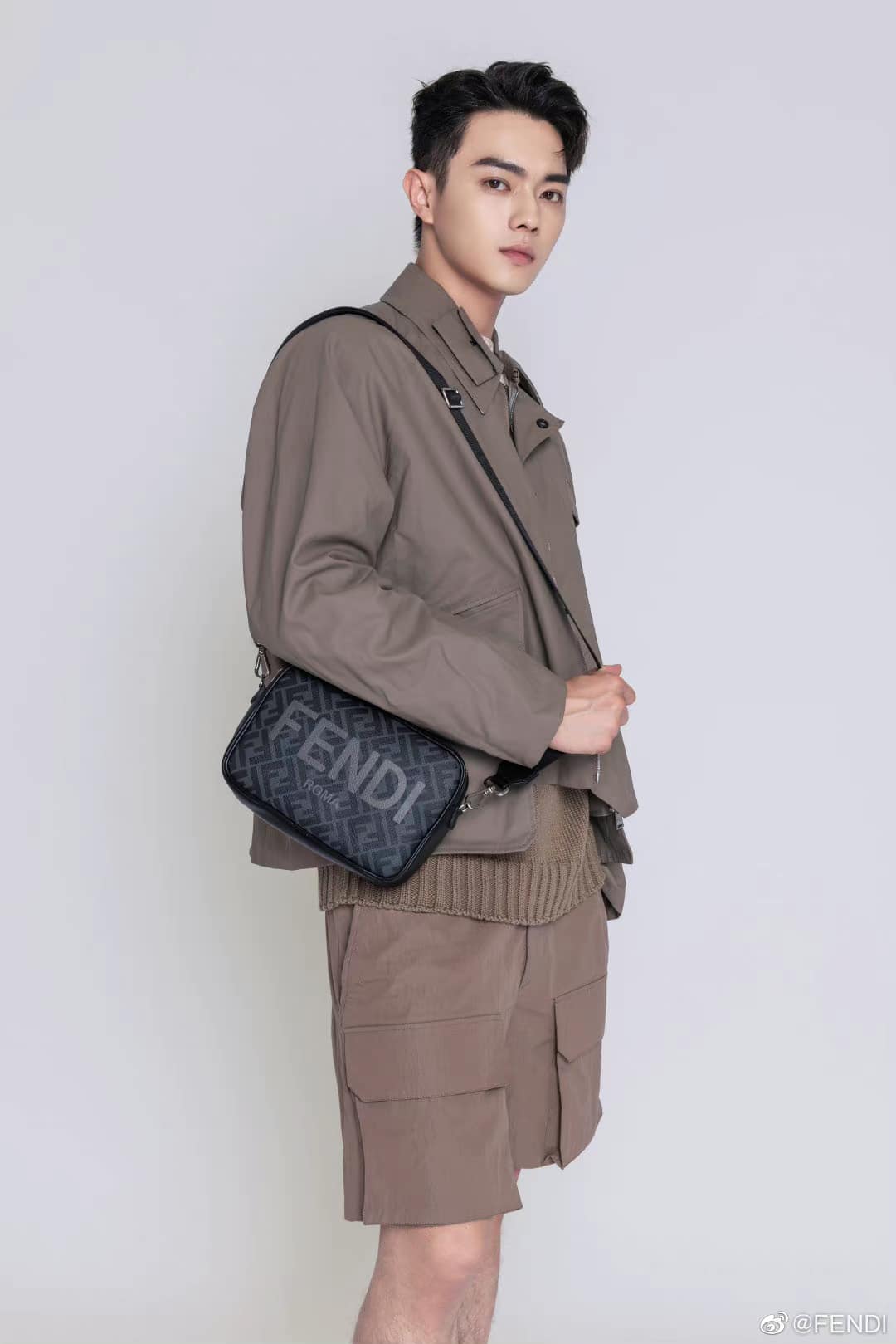 Hứa Khải đẹp lãng tử trong bộ ảnh mới với trang phục của nhà mốt Fendi