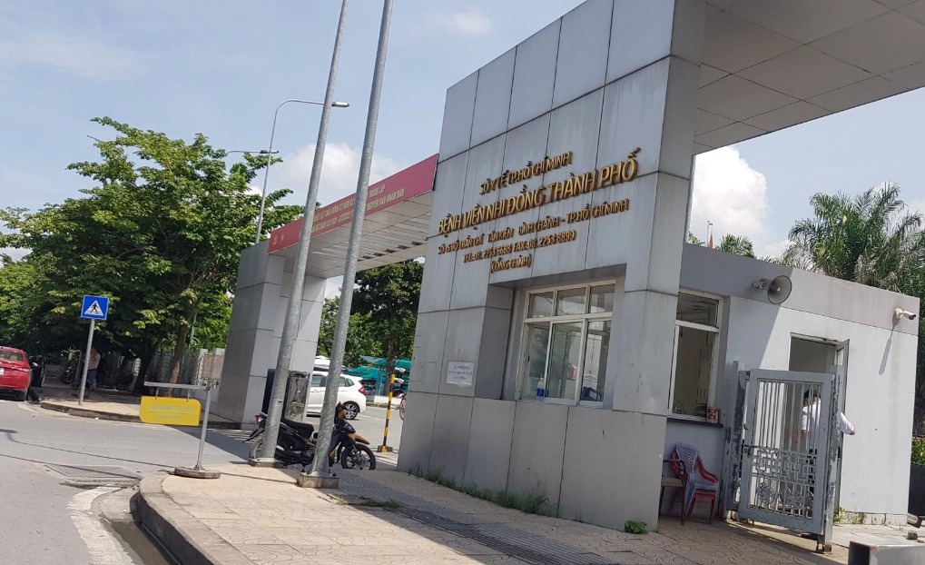 Bệnh viện Nhi đồng thành phố, nơi xảy ra vụ mẹ ném con trai 2 tháng tuổi qua cửa thông gió tầng 5