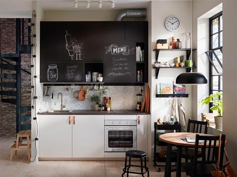 Thiết kế tủ bếp chữ I kết hợp hai gam màu tương phản trắng và đen Thiết kế tủ bếp chữ I kết hợp hai gam màu tương phản trắng và đen