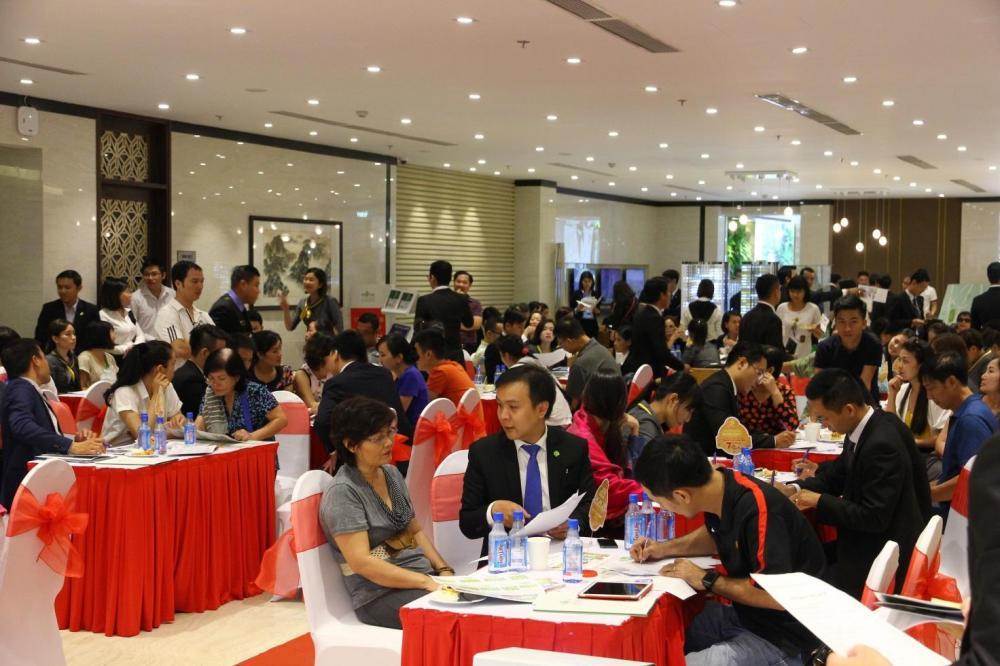 Công ty thường xuyên tổ chức đào tạo nhân viên giúp nâng cao nghiệp vụ chuyên môn