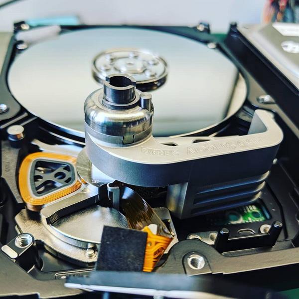 Báo động thực trạng cứu dữ liệu ổ cứng giá rẻ hiện nay - Ảnh 1 Báo động thực trạng cứu dữ liệu ổ cứng giá rẻ hiện nay - Ảnh 1