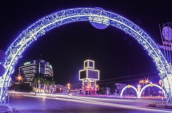 Đèn pha chiếu sáng và trang trí giao thông thành phố Vĩnh Yên