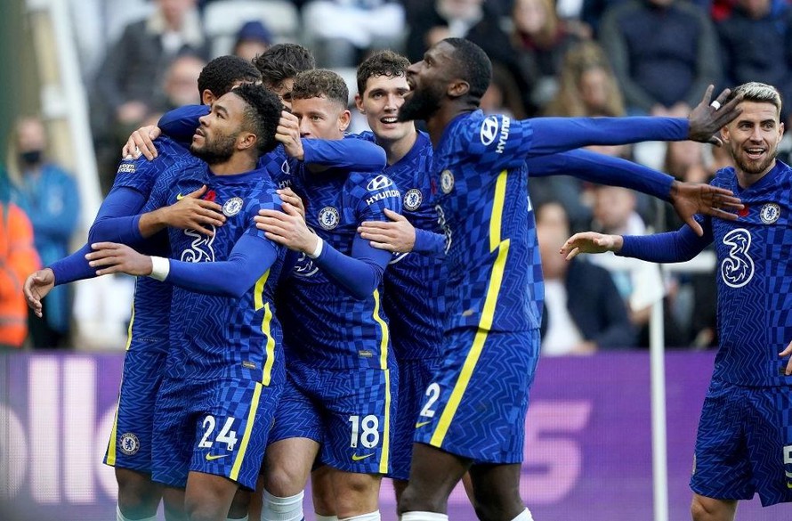 Chelsea sẽ giành trọn 3 điểm để tiếp tục cuộc đua tam mã ? (Ảnh: Tiền Phong)