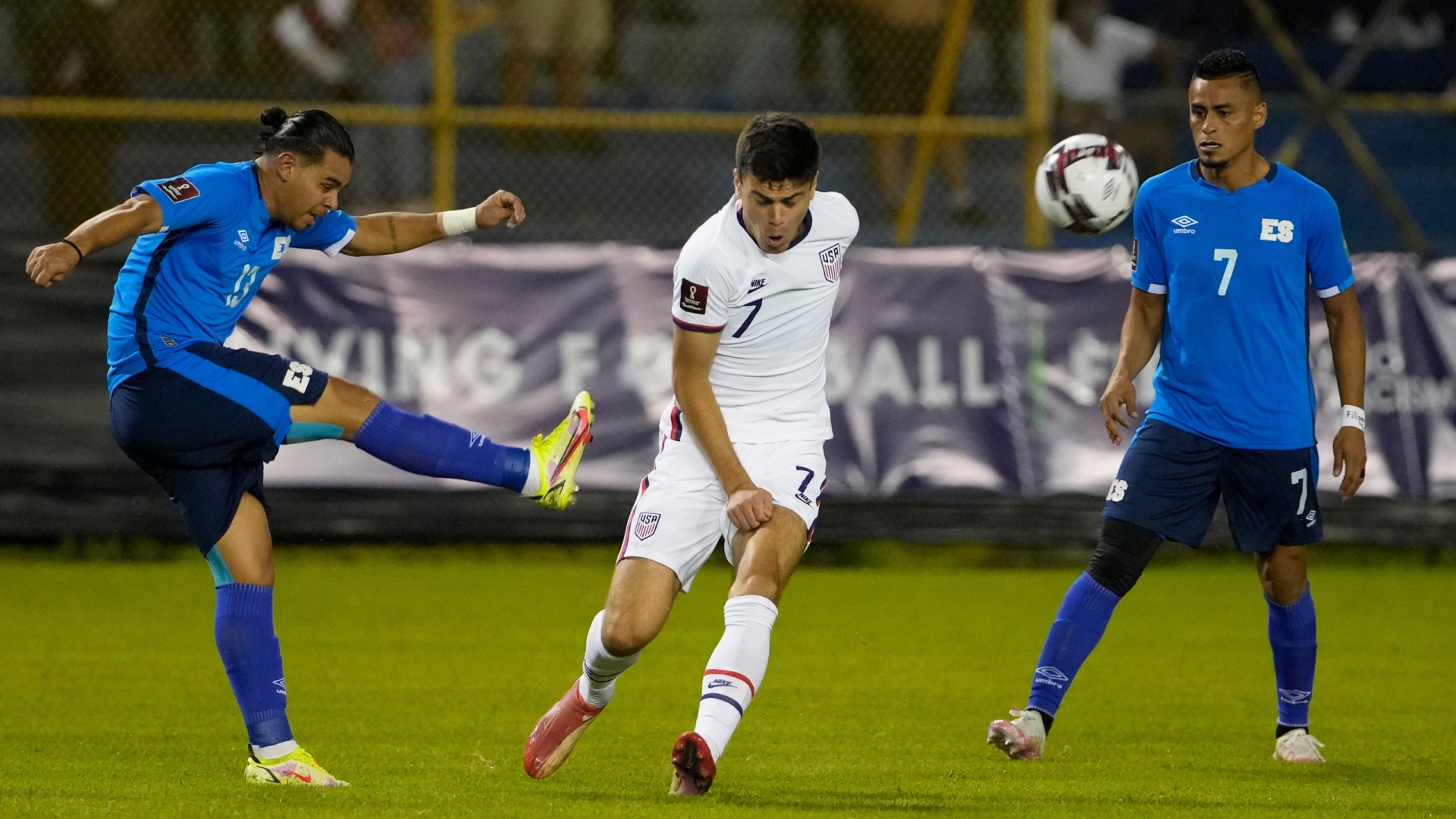 Mỹ quá mạnh so với El Salvador (Ảnh: mypanhanlle)