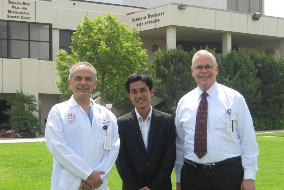 Bác sĩ Trần Thanh Phong may mắn được học hỏi kinh nghiệm với các bậc thầy Implant hàng đầu trên thế giới