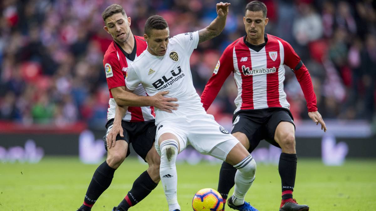 Cả hai đều khao khát tấm vé vào chung kết (Ảnh: Twitter)