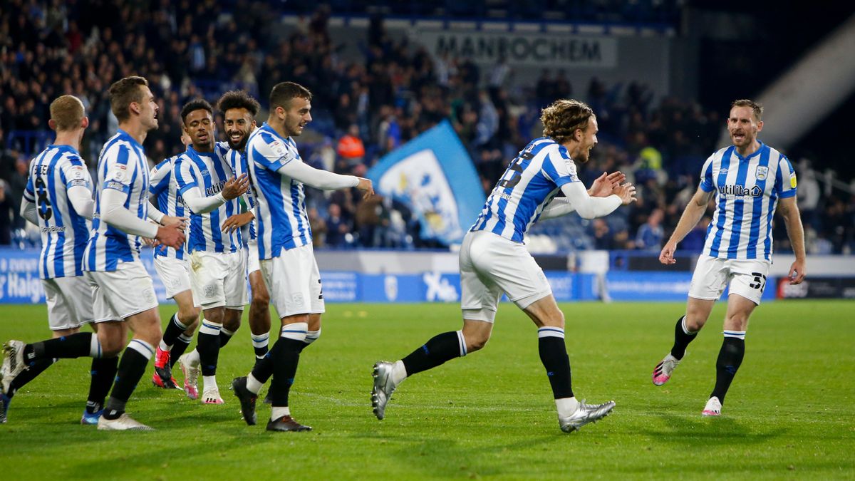 Nhận định Nottingham vs Huddersfield (2h30 08/03/2022) vòng 1/8 FA Cup