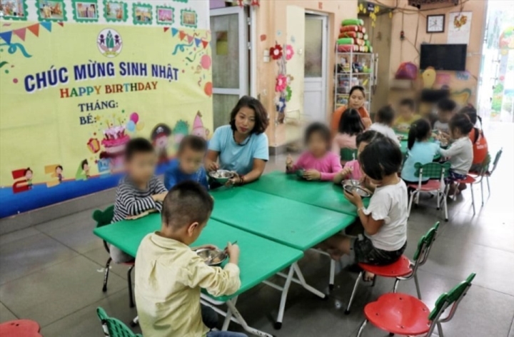 Nhiều phụ huynh lo lắng khi con trở lại trường trong tình hình dịch diễn biến phức tạp Nhiều phụ huynh lo lắng khi con trở lại trường trong tình hình dịch diễn biến phức tạp