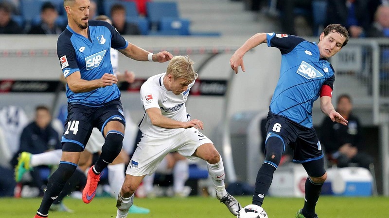 Freiburg hừng hực khí thế quyết giành được tấm vé Champions League (Ảnh: Twitter)