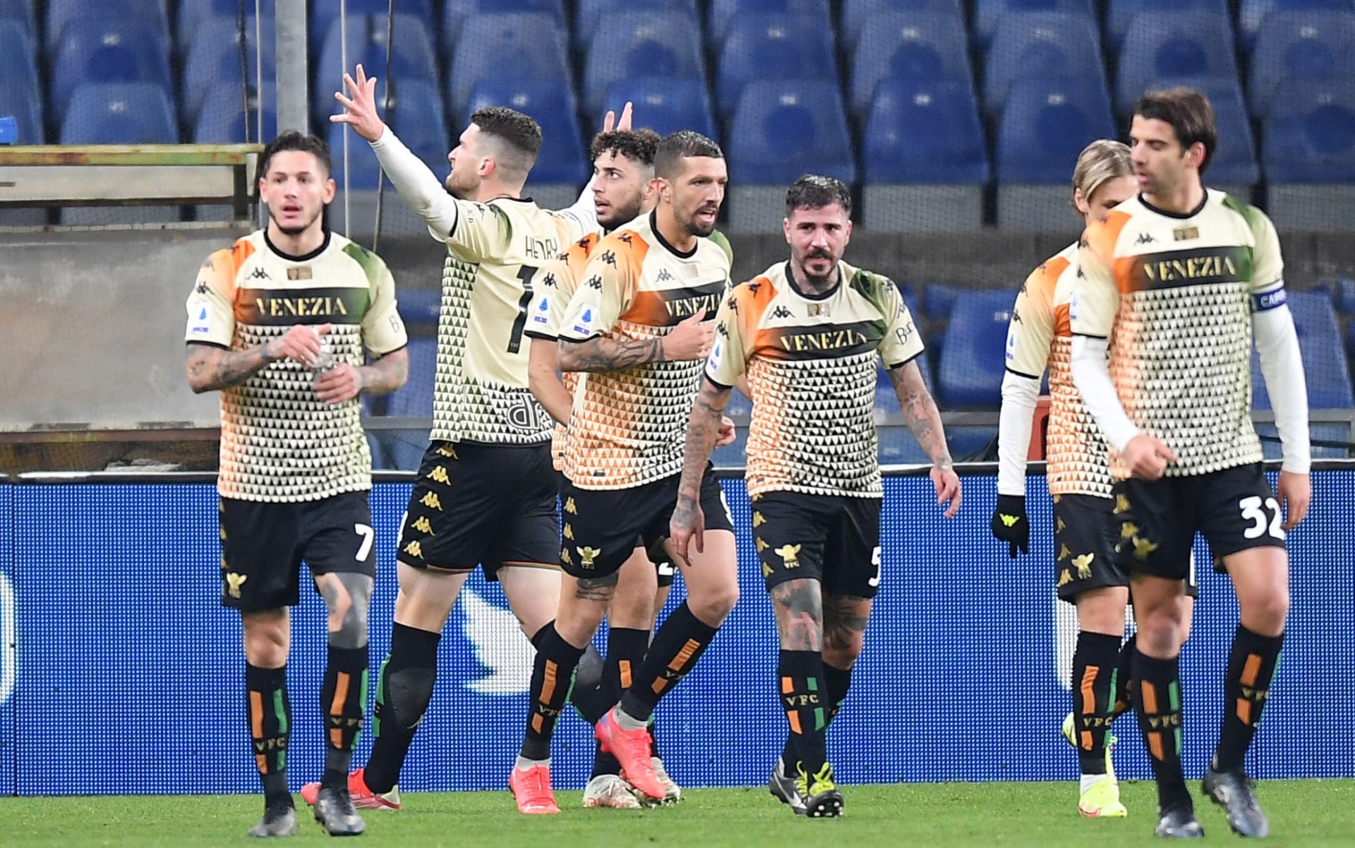 Venezia sẽ gặp nhiều khó khăn trên sân nhà (Ảnh: Goal)