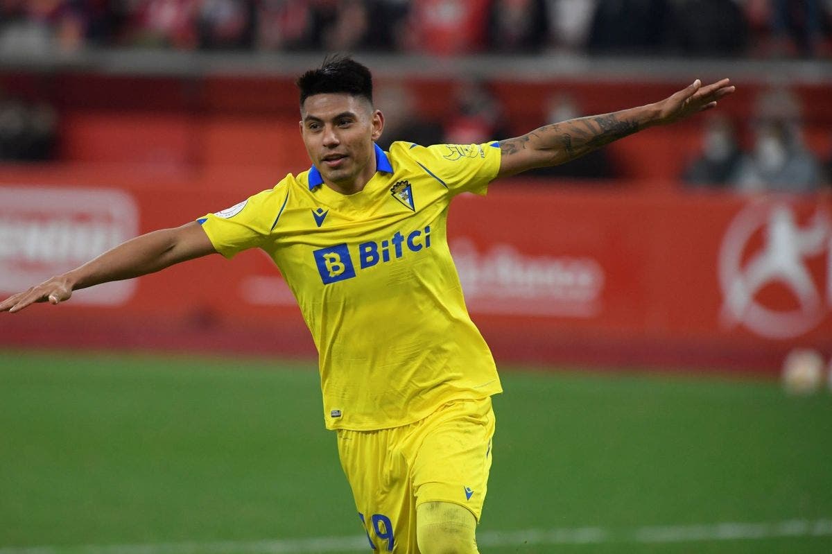 Cadiz đang nằm trong nhóm đội bóng có nguy cơ tụt xuống nhóm đèn đỏ (Ảnh: Twitter)