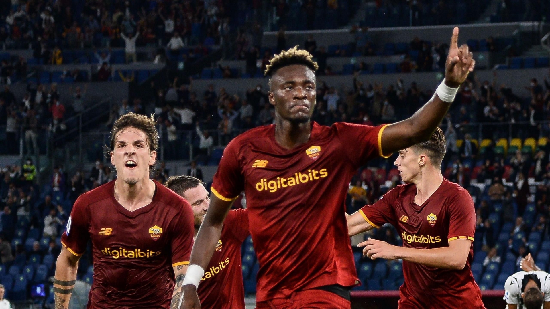 AS Roma đang trở lại cuộc đua top 4 một cách mạnh mẽ (Ảnh: Goal)
