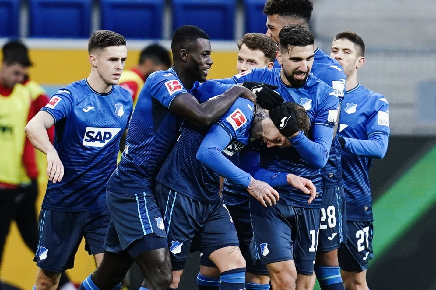 Hoffenheim có được chiến thắng dễ dàng (Ảnh: Twitter)