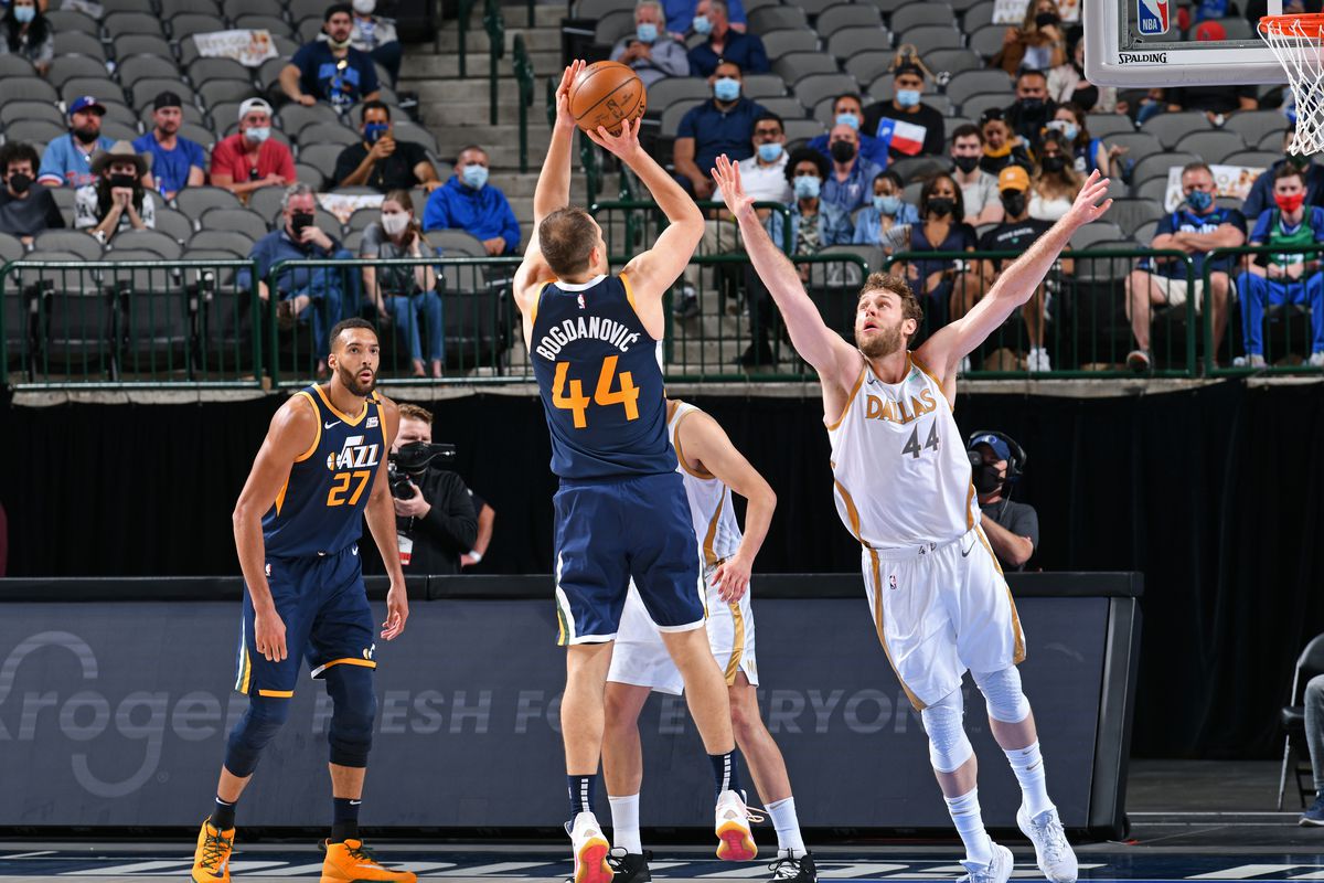 Utah Jazz tiếp đón Dallas Mavericks trên sân nhà (Ảnh:Youtube)