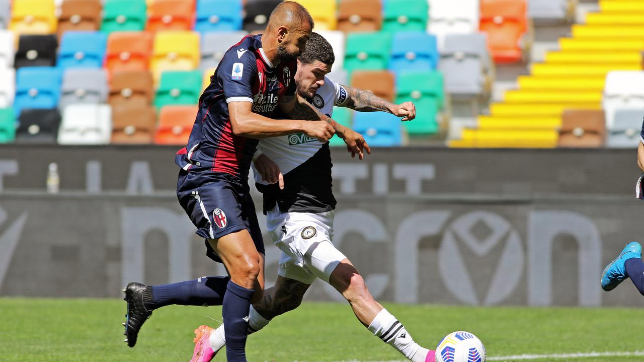 Bologna và Udinese cống hiến 1 trận cầu mãn nhãn (Ảnh: Twitter)