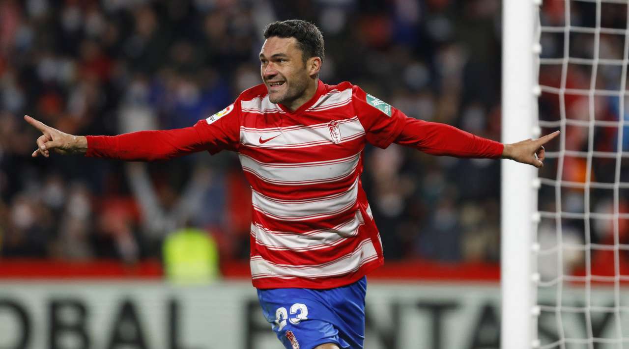 Granada đang rất quyết tâm có được chiến thắng trên sân nhà Los Carmenes (Ảnh: Twitter)