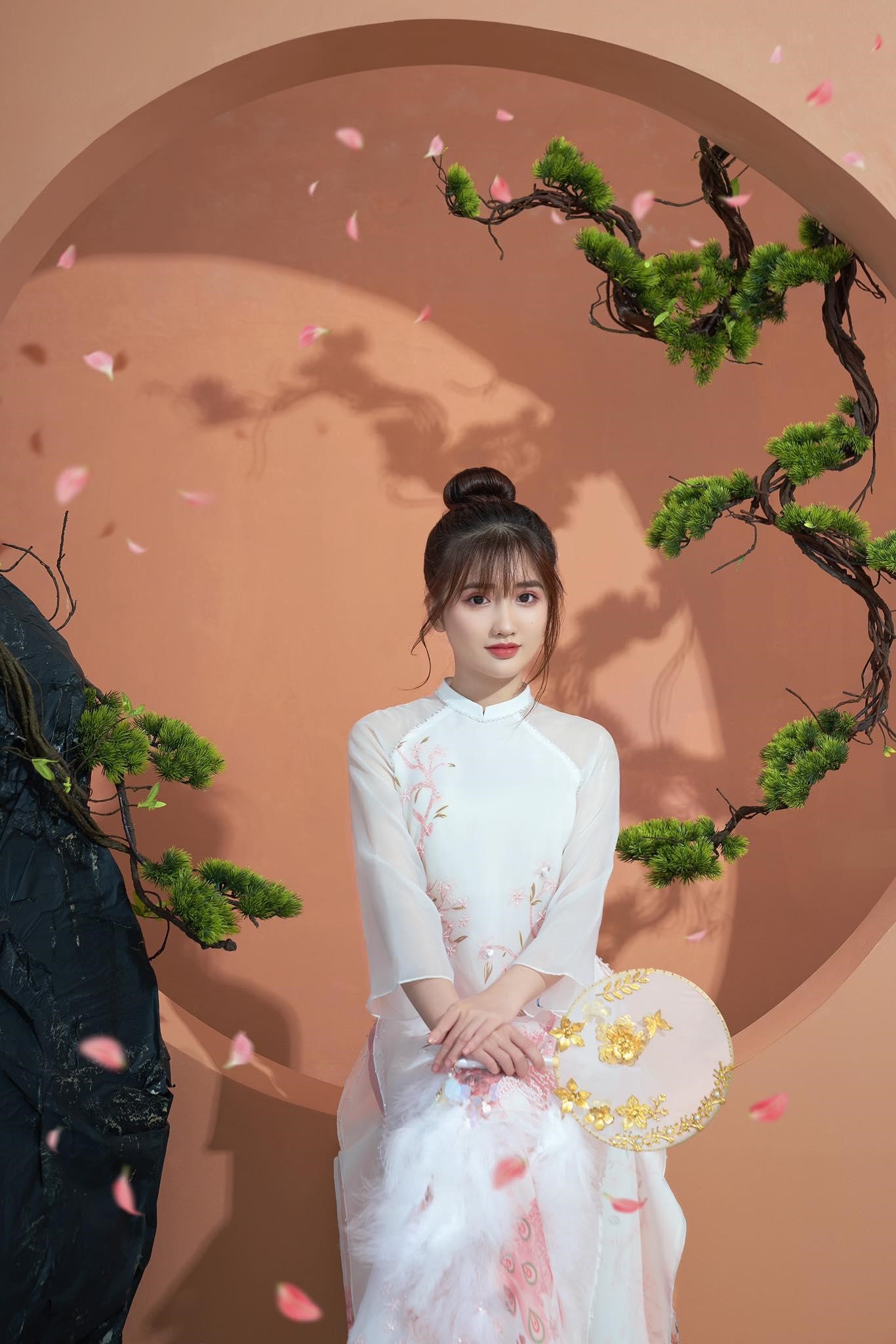 Vũ Thị Khánh Huyền -Gen Z thu hút hàng trăm triệu lượt xem trên Tiktok - Ảnh 3 Vũ Thị Khánh Huyền -Gen Z thu hút hàng trăm triệu lượt xem trên Tiktok - Ảnh 3