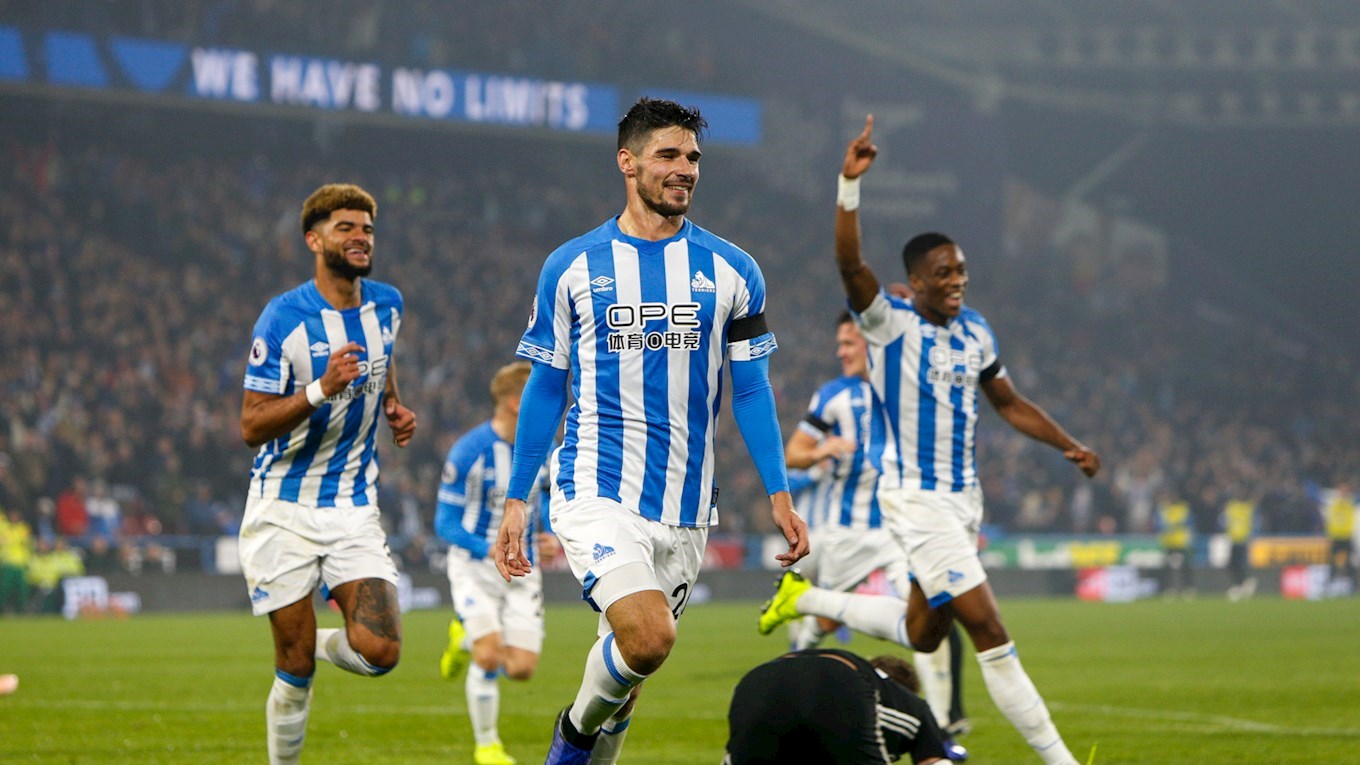 Nhận định Luton vs Huddersfield (1h45 14/05/2022) bán kết thăng hạng Ngoại hạng Anh