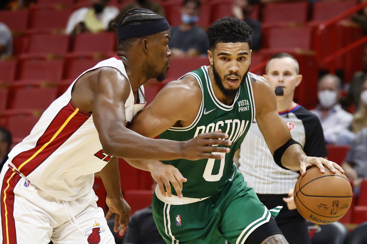 Boston Celtics tiếp đón Miami Heat ngay trên sân nhà (Ảnh:Youtube)
