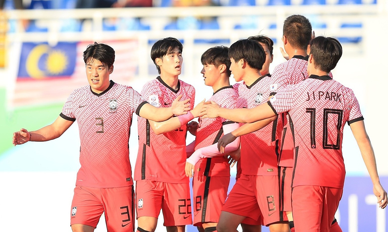 U23 Hàn Quốc và U23 Nhật Bản tạo nên trận cầu đỉnh cao tại Asian Cup (Ảnh: Twitter)