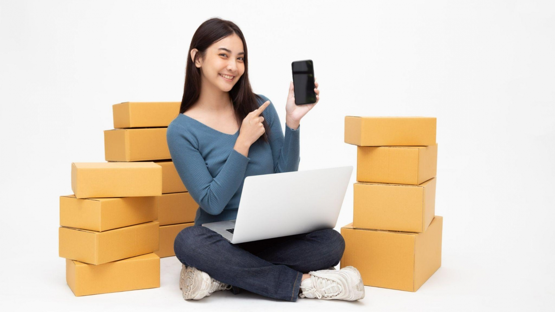 Chỉ với một chiếc smartphone hoặc máy tính, bạn đã có thể kiếm được thu nhập từ việc quảng bá sản phẩm trực tuyến Chỉ với một chiếc smartphone hoặc máy tính, bạn đã có thể kiếm được thu nhập từ việc quảng bá sản phẩm trực tuyến