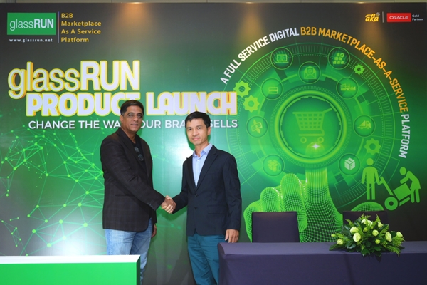 Ông Jiten Pitkar, CEO Disrptiv Exchange và ông Nguyễn Minh Long, CEO AKA Digital tại buổi công bố. Nguồn: T.L. Ông Jiten Pitkar, CEO Disrptiv Exchange và ông Nguyễn Minh Long, CEO AKA Digital tại buổi công bố. Nguồn: T.L.