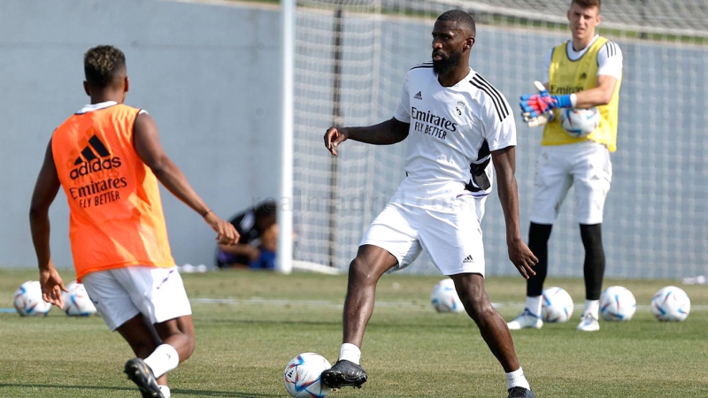 Real Madrid khởi động mùa hè bằng thắng lợi trước đại kình địch (Ảnh: Twitter) Real Madrid khởi động mùa hè bằng thắng lợi trước đại kình địch (Ảnh: Twitter)