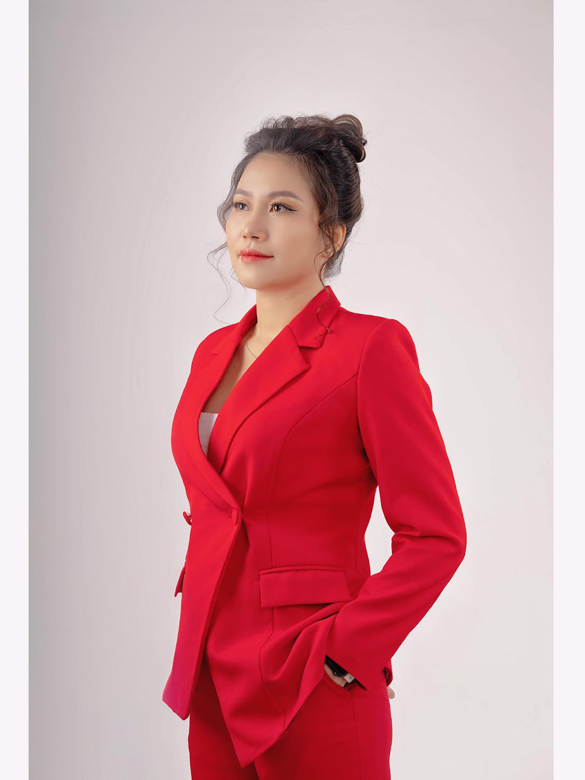 Doanh nhân Lê Thị Ngọc Huyền: Hành trình trở thành Phó tổng Giám đốc của Địa Ốc Xanh Toàn Cầu - Ảnh 2 Doanh nhân Lê Thị Ngọc Huyền: Hành trình trở thành Phó tổng Giám đốc của Địa Ốc Xanh Toàn Cầu - Ảnh 2