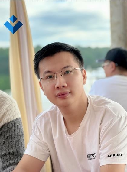 Người đứng sau VPhone24h: Bỏ học để khởi nghiệp từ tay trắng 5 Người đứng sau VPhone24h: Bỏ học để khởi nghiệp từ tay trắng 5