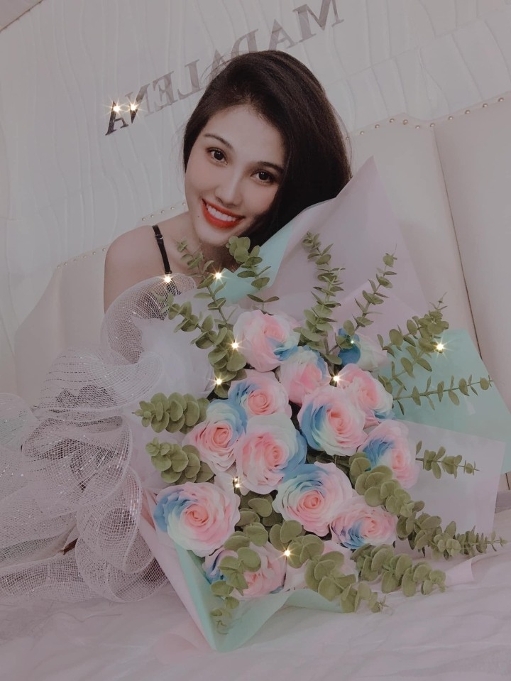 Võ Thị Hồng Nhung luôn thể hiện sự rạng rỡ, tự tin Võ Thị Hồng Nhung luôn thể hiện sự rạng rỡ, tự tin