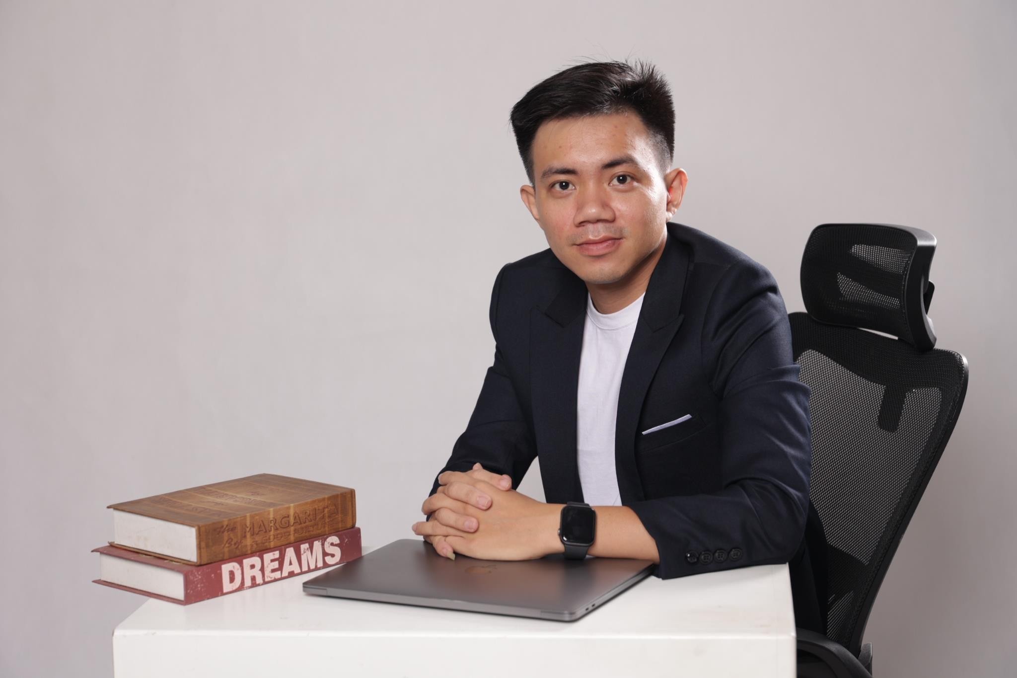 Từ sinh viên ngành Y, hiện Tùng Pharma đã trở thành đầu tàu trong lĩnh vực marketing