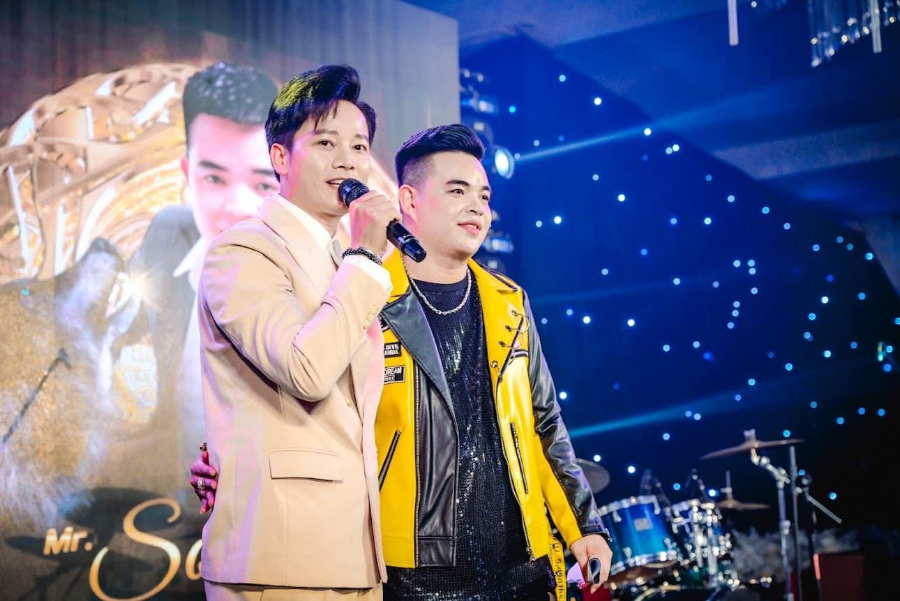 TikToker Sơn Sói chung tay thắp lửa tri thức cho trẻ em vùng cao - Ảnh 2