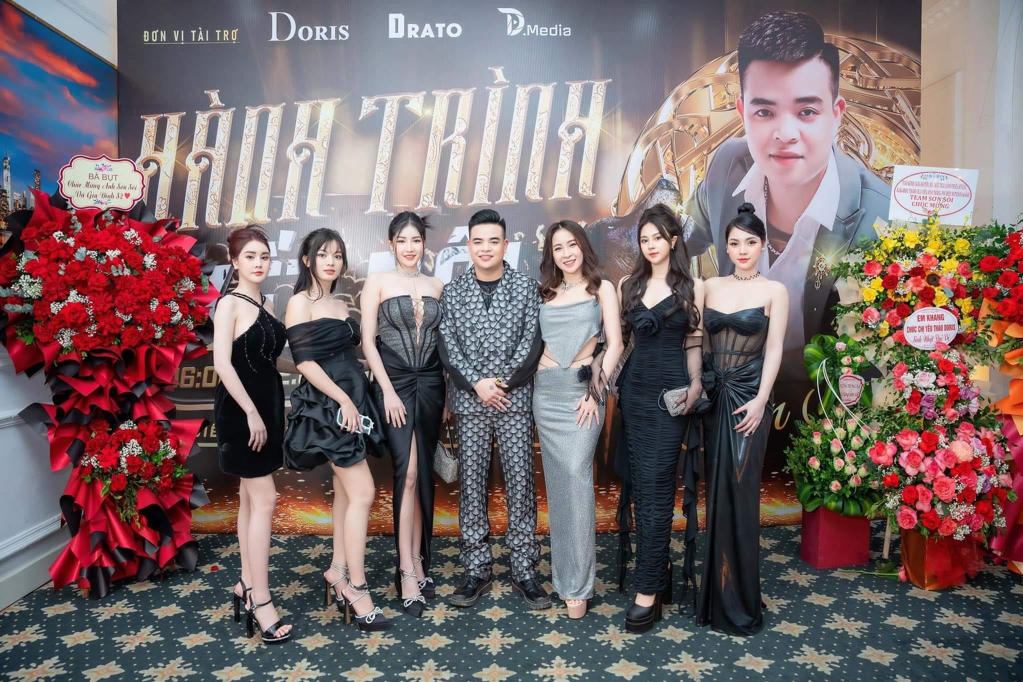 TikToker Sơn Sói chung tay thắp lửa tri thức cho trẻ em vùng cao - Ảnh 4