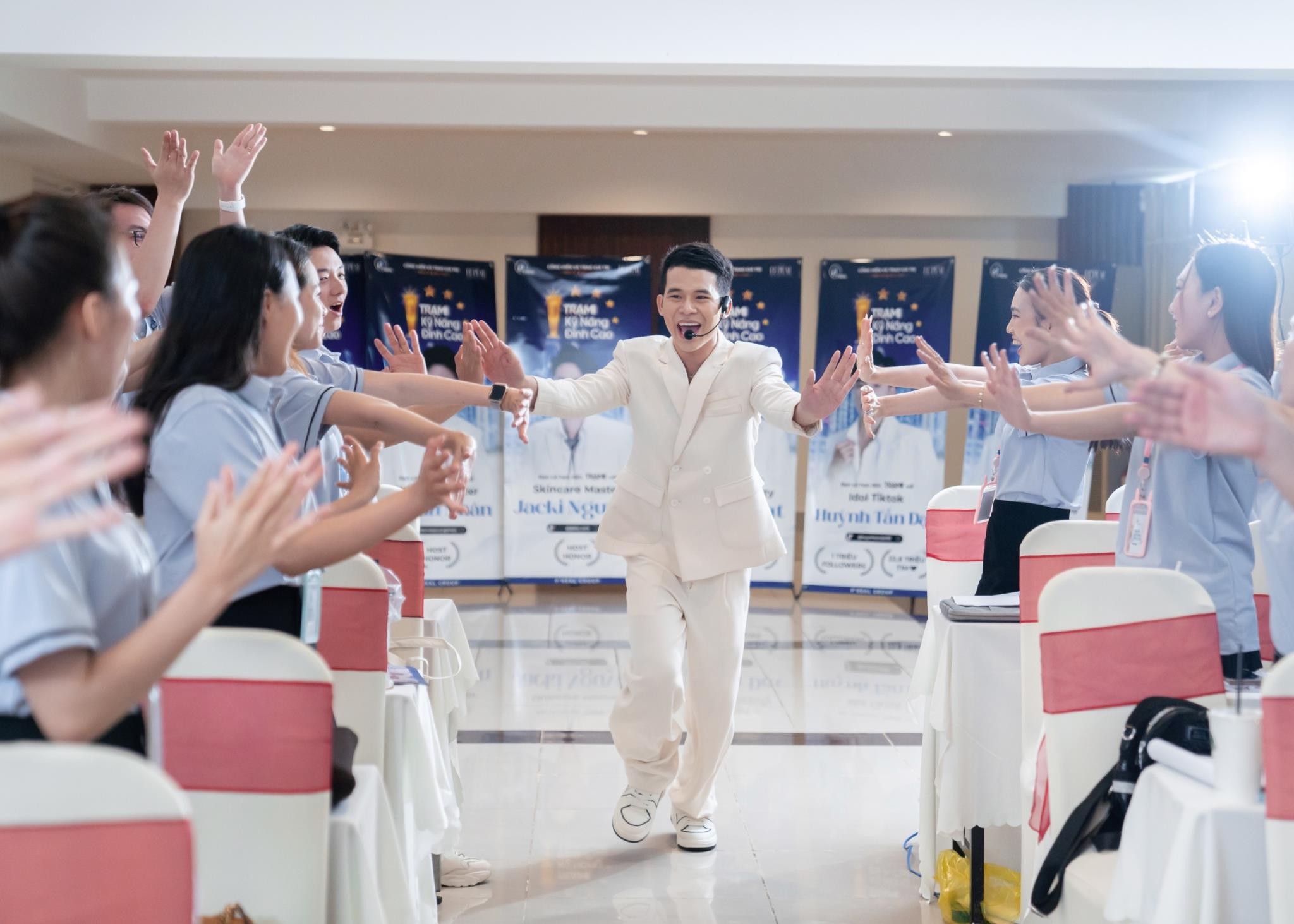 TikToker Nguyen Dat Cosmetic: GenZ truyền cảm hứng bất tận cho giới trẻ - Ảnh 2