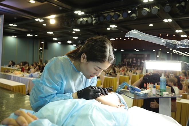 Yumi Trần: Cô gái trẻ thành công trong lĩnh vực phun xăm thẩm mỹ - Ảnh 2 Yumi Trần: Cô gái trẻ thành công trong lĩnh vực phun xăm thẩm mỹ - Ảnh 2