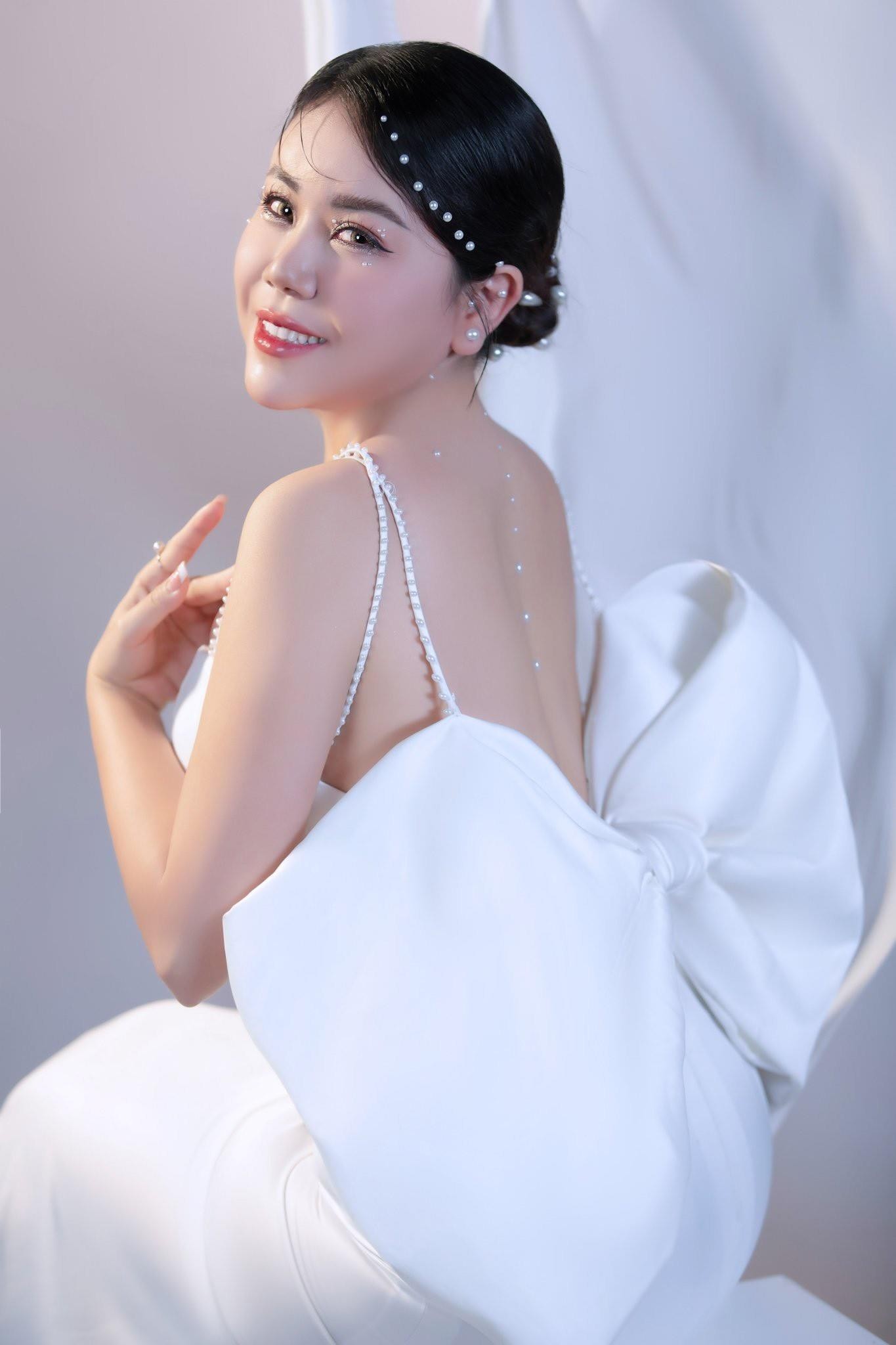  Đứng đầu một cơ sở làm đẹp lớn nên nữ doanh nhân sở hữu vẻ ngoài vô cùng trẻ trung dù đã gần 50 tuổi