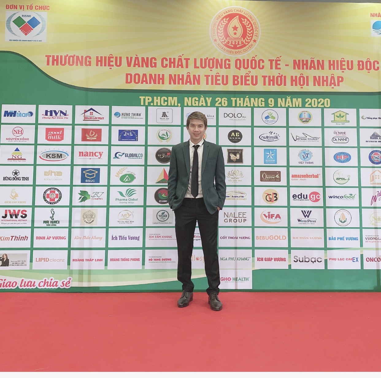 Hot Tiktoker Hùng Đông Tinh đạt ngưỡng 3,6 triệu người theo dõi trên kênh Tiktok - Ảnh 2