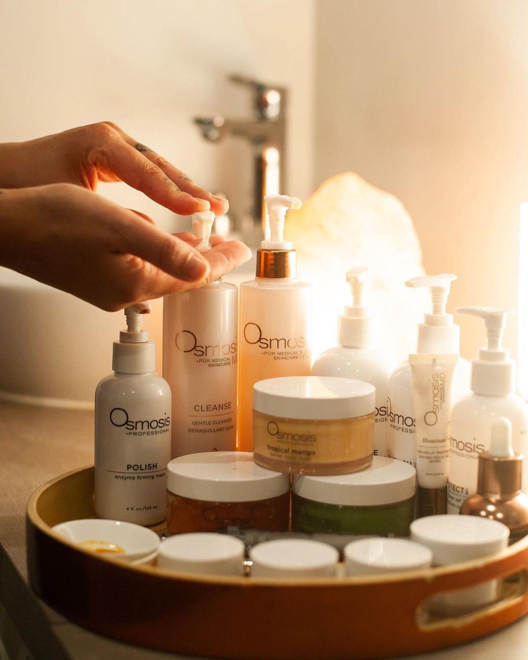 Osmosis Beauty luôn không ngừng nghiên cứu và phát triển các sản phẩm chăm sóc da từ sâu bên trong 