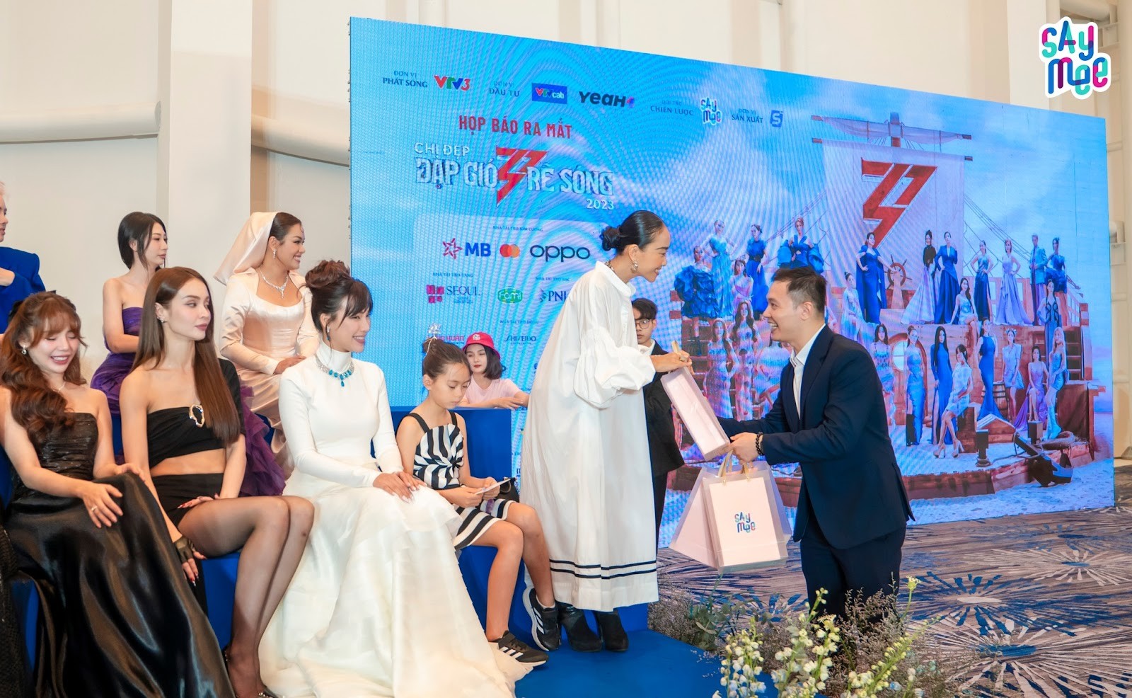 Nhà mạng Saymee đồng hành cùng các Chị Đẹp nhằm lan tỏa tinh thần dám bứt phá giới hạn bản thân, sẵn sàng mang tới những trải nghiệm khác biệt, cùng các Chị Đẹp đánh thức đam mê của một thời thanh xuân rực rỡ.