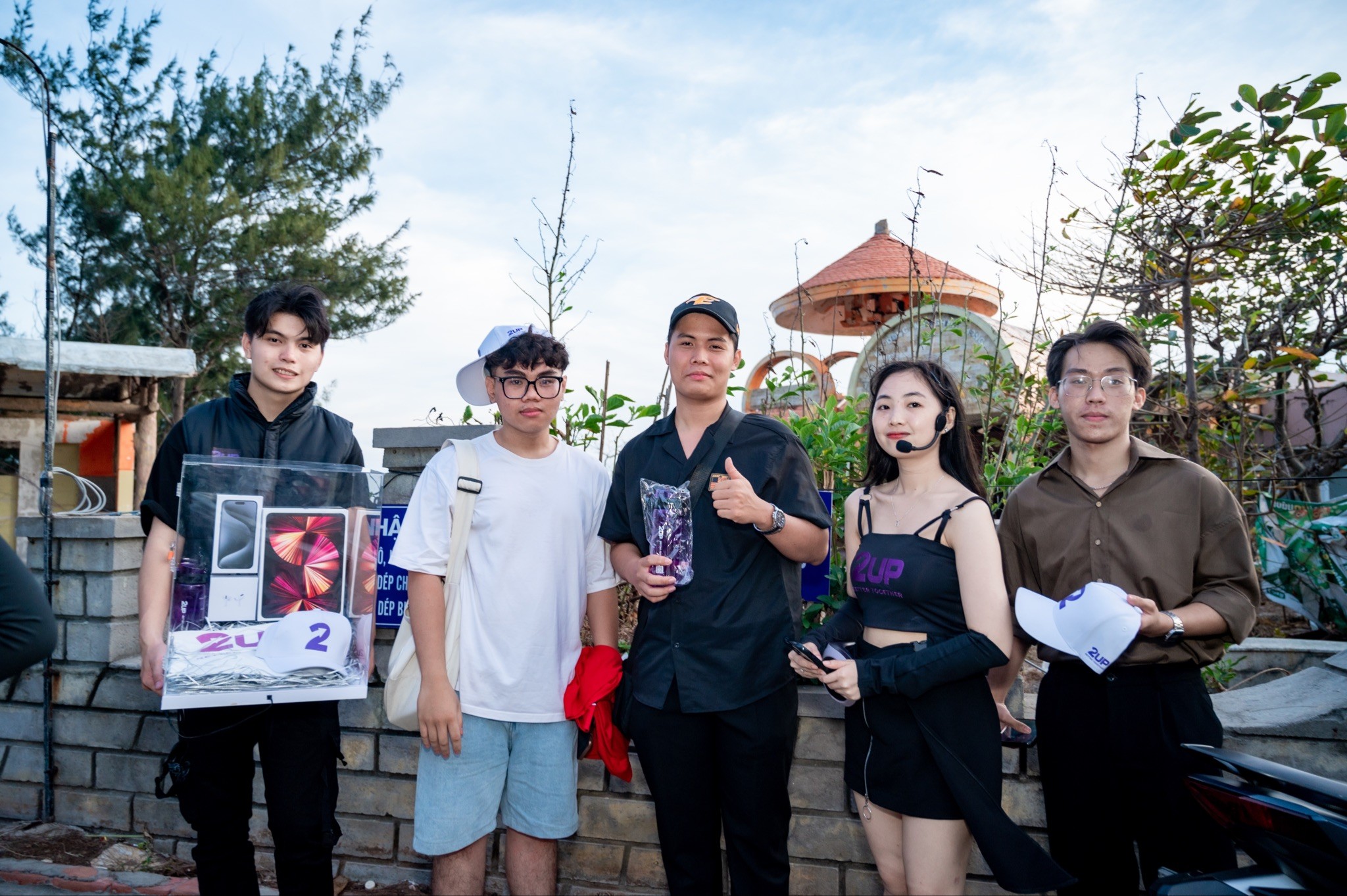 Người thắng cuộc sẽ được nhận quà ngay tại sự kiện Người thắng cuộc sẽ được nhận quà ngay tại sự kiện