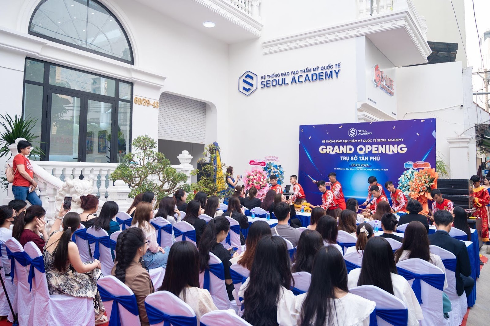 Chương trình thu hút nhiều khách tham gia Chương trình thu hút nhiều khách tham gia