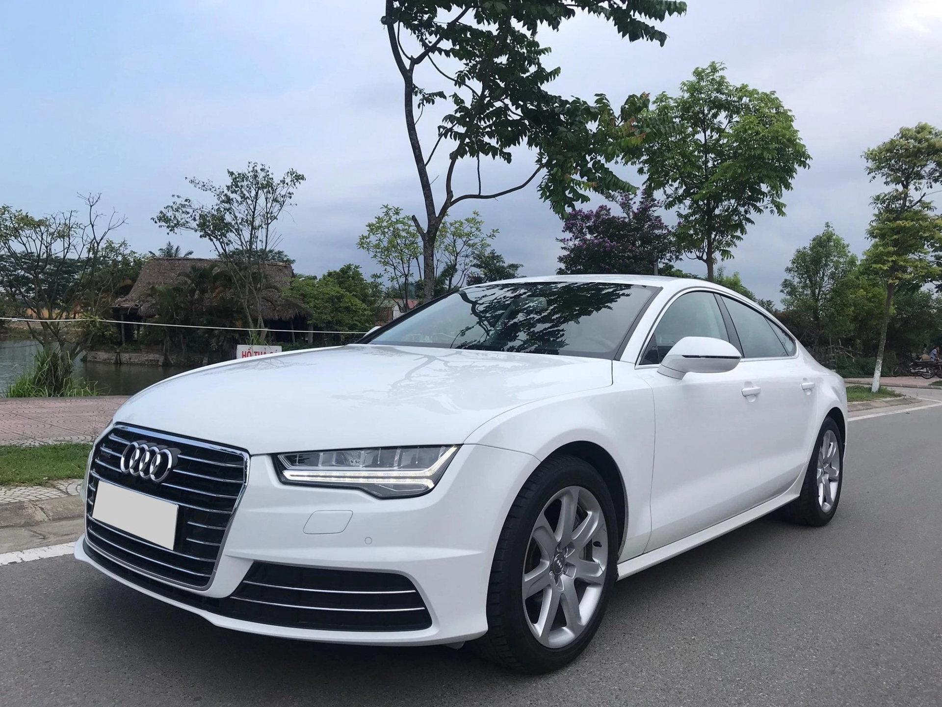 5 mẫu xe sedan hạng sang cũ dưới 700 triệu đồng được nhiều người tranh nhau mua - Ảnh 4