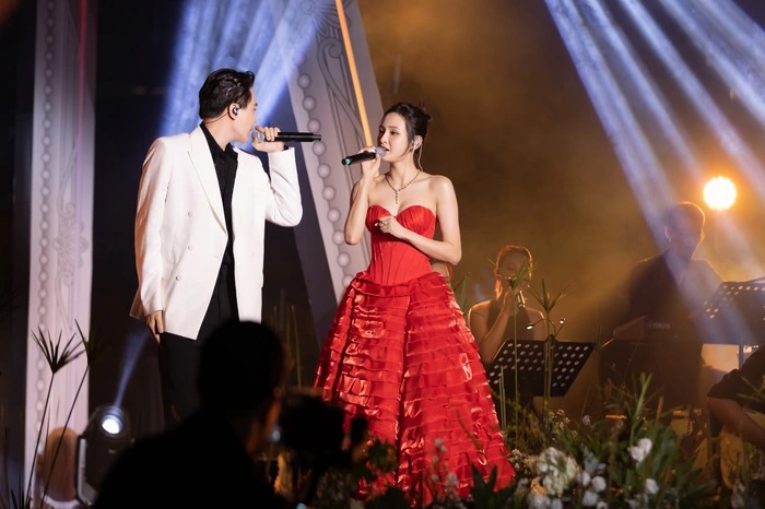 Trịnh Thăng Bình bị vạ lây sau khi song ca cùng với Hiền Hồ Trịnh Thăng Bình bị vạ lây sau khi song ca cùng với Hiền Hồ