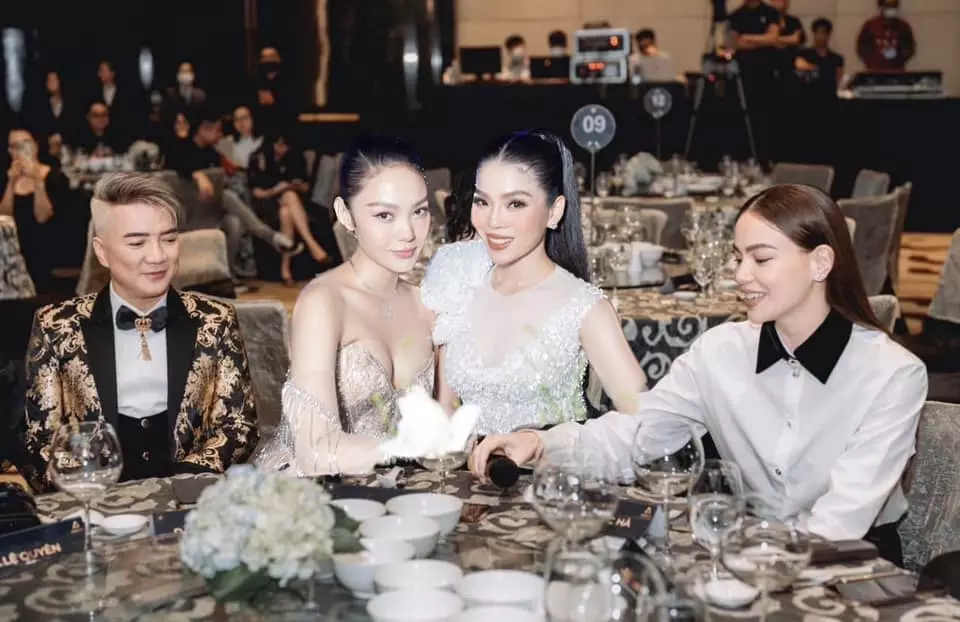 Bức ảnh gây xôn xao mạng xã hội. Ảnh internet