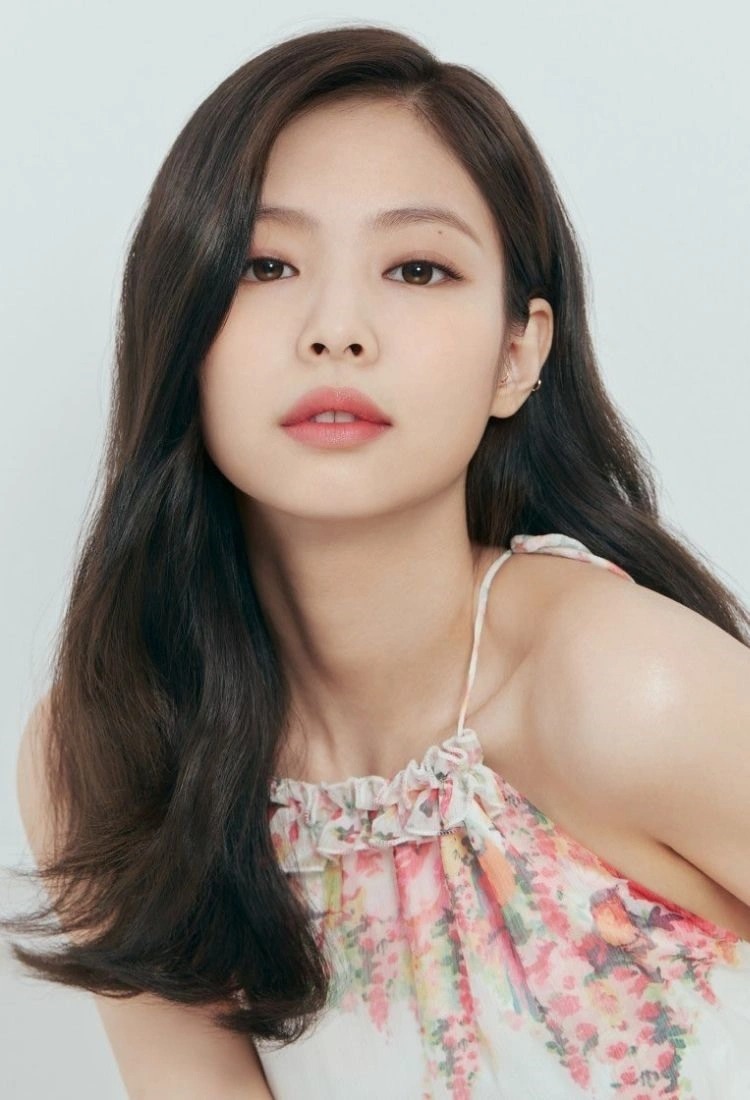 Jennie (BlackPink) Jennie (BlackPink)