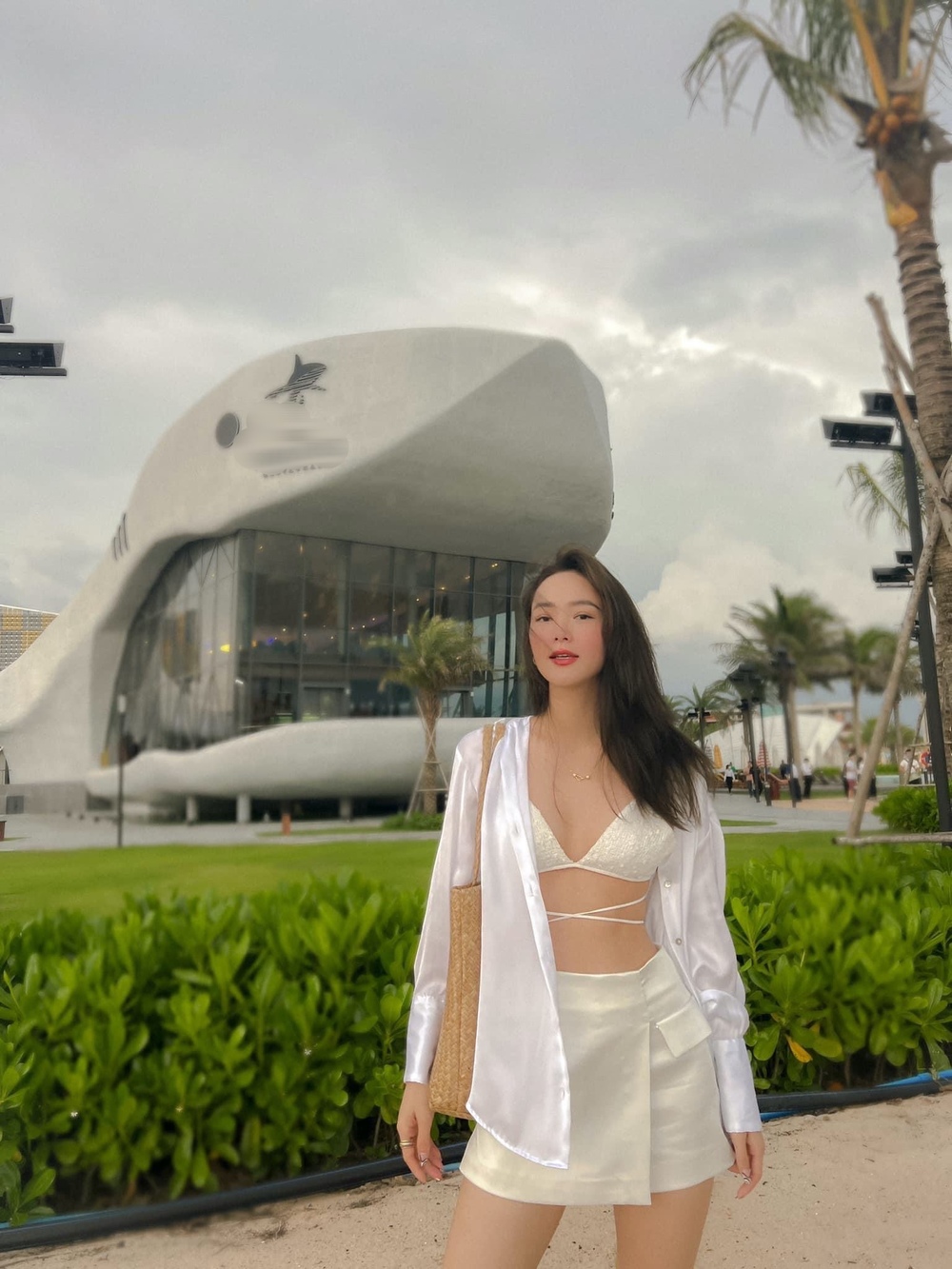 Minh Hằng tận hưởng cuộc sống hôn nhân hạnh phúc. Ảnh FBNV