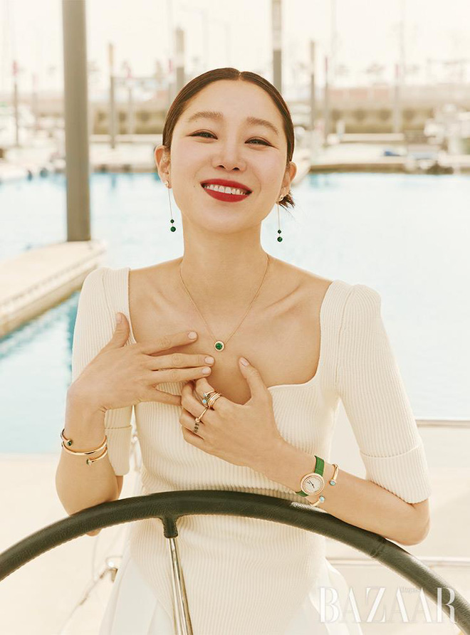 Gong Hyo Jin. Ảnh Bazaar Gong Hyo Jin. Ảnh Bazaar